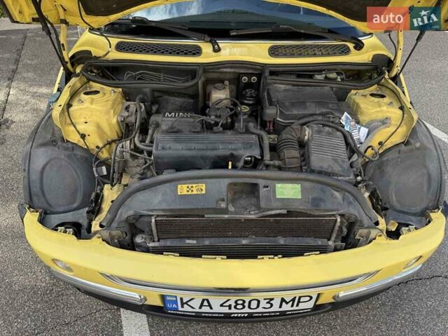 Жовтий Міні Cooper, об'ємом двигуна 1.6 л та пробігом 208 тис. км за 3950 $, фото 28 на Automoto.ua