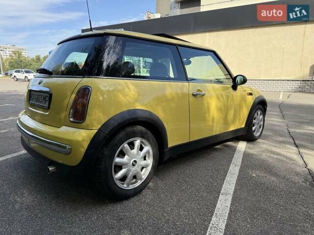 Жовтий Міні Cooper, об'ємом двигуна 1.6 л та пробігом 208 тис. км за 3950 $, фото 18 на Automoto.ua