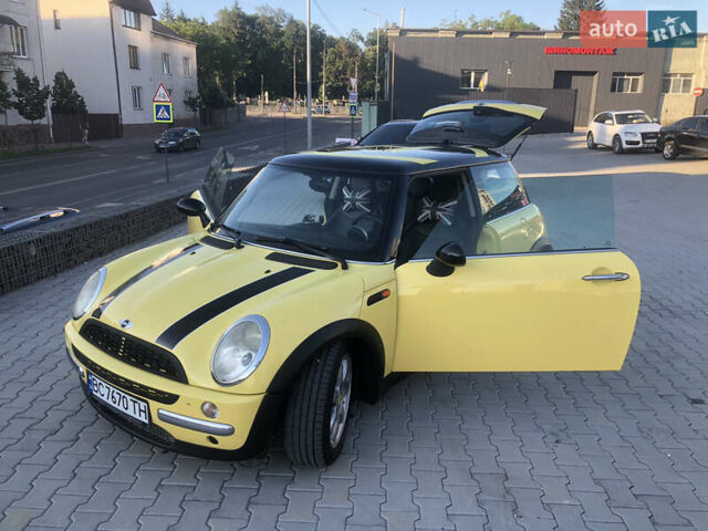Желтый Мини Купер, объемом двигателя 1.6 л и пробегом 198 тыс. км за 4900 $, фото 10 на Automoto.ua