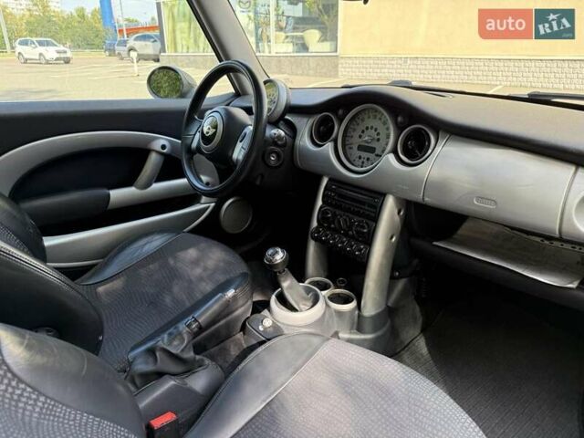Жовтий Міні Cooper, об'ємом двигуна 1.6 л та пробігом 208 тис. км за 3950 $, фото 9 на Automoto.ua