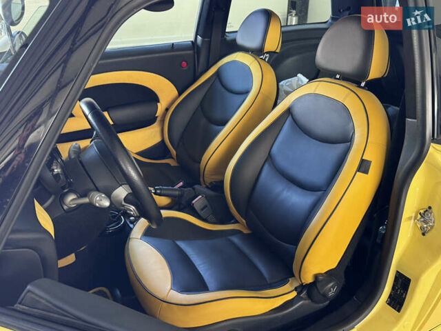 Желтый Мини Купер, объемом двигателя 1.58 л и пробегом 160 тыс. км за 12000 $, фото 4 на Automoto.ua