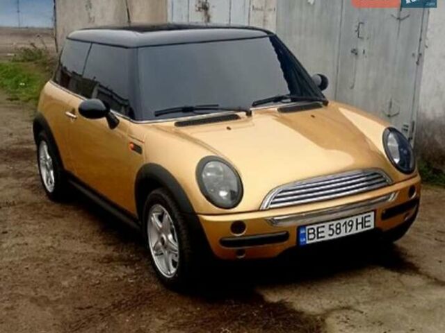 Желтый Мини Купер, объемом двигателя 1.6 л и пробегом 189 тыс. км за 4500 $, фото 1 на Automoto.ua