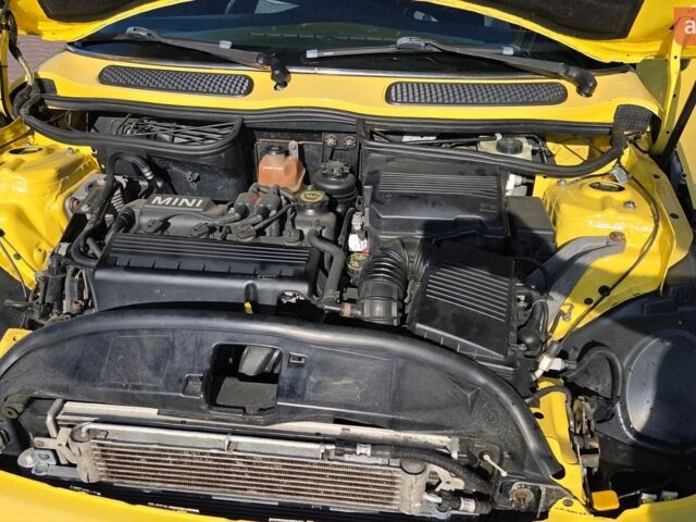 Жовтий Міні Cooper, об'ємом двигуна 1.6 л та пробігом 184 тис. км за 4900 $, фото 22 на Automoto.ua