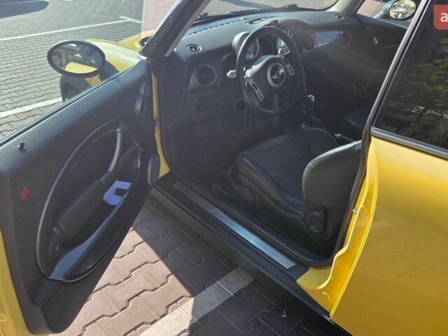 Жовтий Міні Cooper, об'ємом двигуна 1.6 л та пробігом 184 тис. км за 4900 $, фото 6 на Automoto.ua