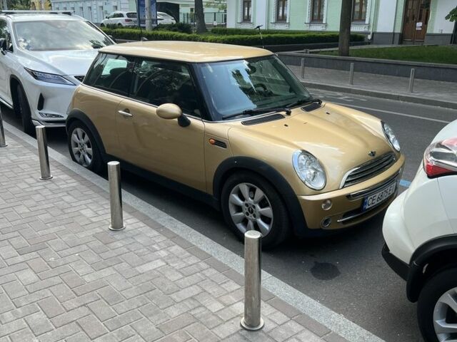 Желтый Мини Купер, объемом двигателя 1.6 л и пробегом 233 тыс. км за 5000 $, фото 3 на Automoto.ua
