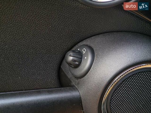 Желтый Мини Купер, объемом двигателя 1.6 л и пробегом 201 тыс. км за 6990 $, фото 52 на Automoto.ua