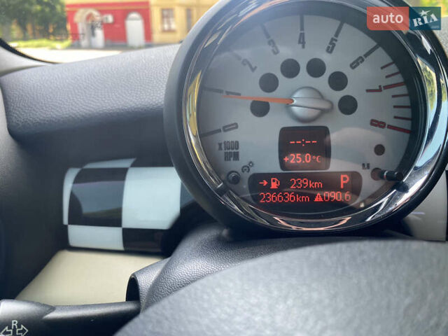 Жовтий Міні Cooper, об'ємом двигуна 1.6 л та пробігом 236 тис. км за 5300 $, фото 17 на Automoto.ua