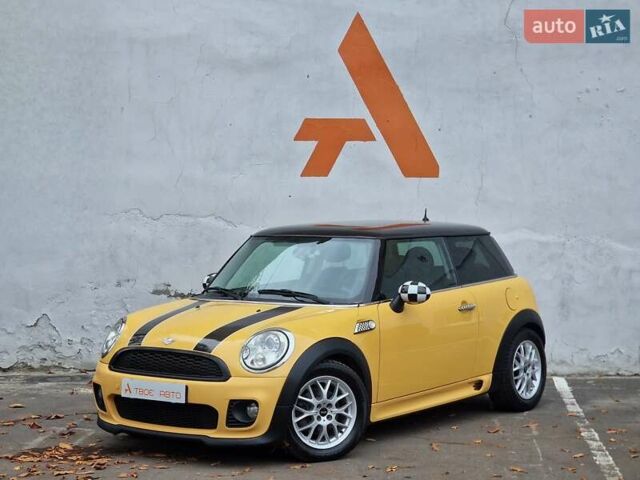 Желтый Мини Купер, объемом двигателя 1.6 л и пробегом 201 тыс. км за 6990 $, фото 8 на Automoto.ua