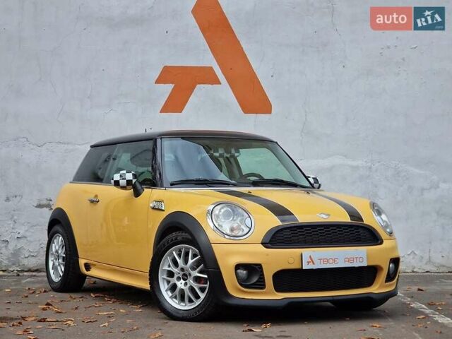 Желтый Мини Купер, объемом двигателя 1.6 л и пробегом 201 тыс. км за 6990 $, фото 15 на Automoto.ua