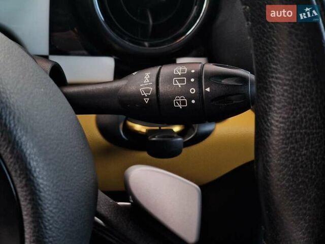 Желтый Мини Купер, объемом двигателя 1.6 л и пробегом 201 тыс. км за 6990 $, фото 56 на Automoto.ua