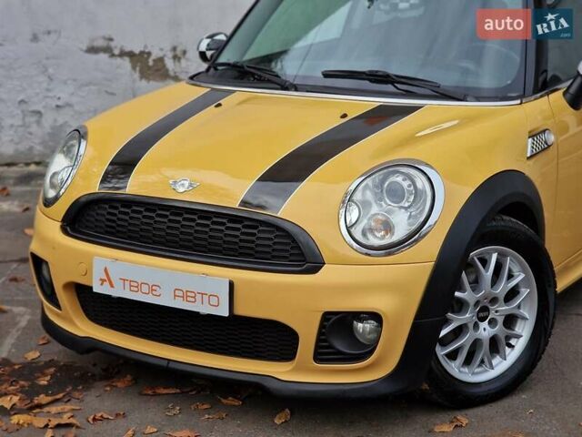 Желтый Мини Купер, объемом двигателя 1.6 л и пробегом 201 тыс. км за 6990 $, фото 11 на Automoto.ua