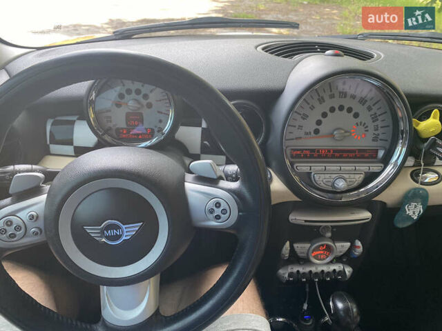 Жовтий Міні Cooper, об'ємом двигуна 1.6 л та пробігом 236 тис. км за 5300 $, фото 22 на Automoto.ua