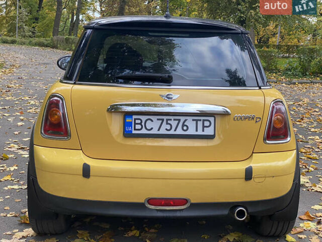 Желтый Мини Купер, объемом двигателя 1.56 л и пробегом 233 тыс. км за 7900 $, фото 4 на Automoto.ua