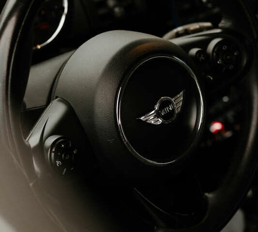 Жовтий Міні Cooper, об'ємом двигуна 1.5 л та пробігом 122 тис. км за 10999 $, фото 7 на Automoto.ua