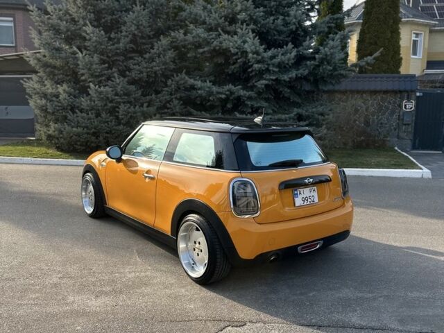 Жовтий Міні Cooper, об'ємом двигуна 1.5 л та пробігом 210 тис. км за 10000 $, фото 2 на Automoto.ua