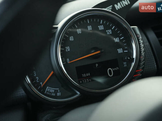 Жовтий Міні Cooper, об'ємом двигуна 1.5 л та пробігом 122 тис. км за 10999 $, фото 15 на Automoto.ua