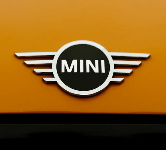 Жовтий Міні Cooper, об'ємом двигуна 1.5 л та пробігом 122 тис. км за 10999 $, фото 4 на Automoto.ua