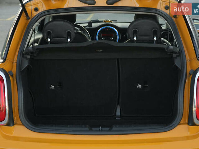 Жовтий Міні Cooper, об'ємом двигуна 1.5 л та пробігом 122 тис. км за 10999 $, фото 13 на Automoto.ua