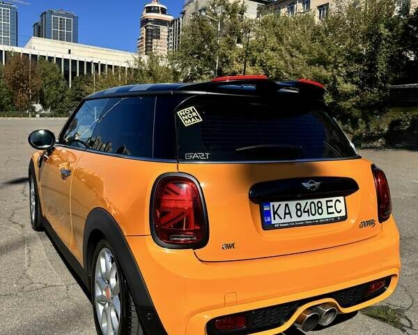 Желтый Мини Купер, объемом двигателя 2 л и пробегом 82 тыс. км за 14500 $, фото 3 на Automoto.ua