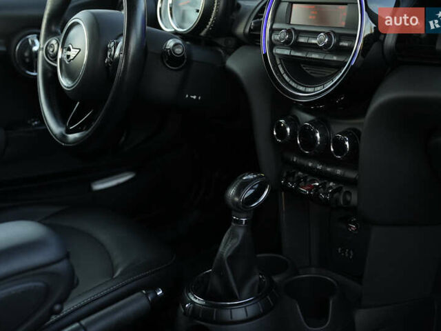 Жовтий Міні Cooper, об'ємом двигуна 1.5 л та пробігом 122 тис. км за 10999 $, фото 17 на Automoto.ua