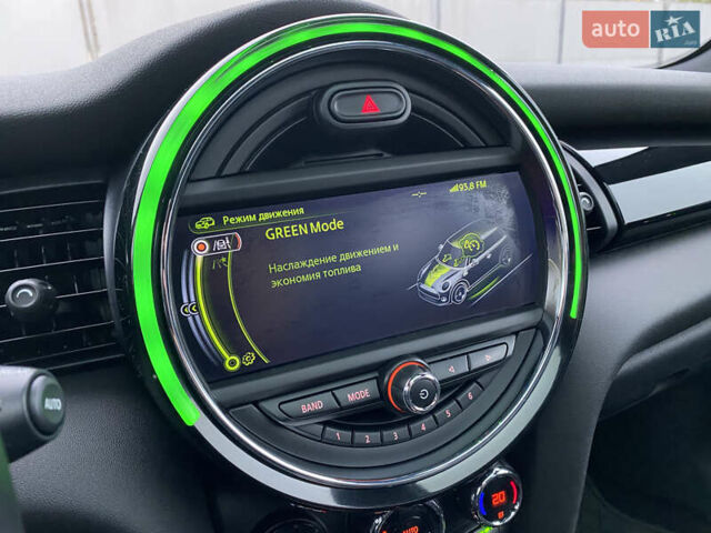 Желтый Мини Купер, объемом двигателя 2 л и пробегом 150 тыс. км за 13500 $, фото 46 на Automoto.ua