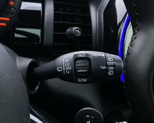 Желтый Мини Купер, объемом двигателя 2 л и пробегом 150 тыс. км за 13500 $, фото 39 на Automoto.ua