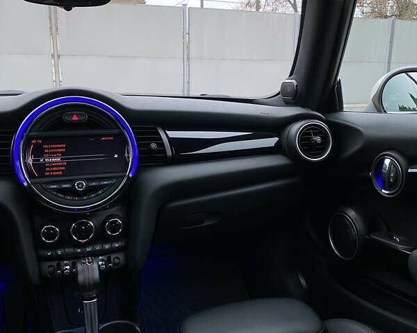 Желтый Мини Купер, объемом двигателя 2 л и пробегом 150 тыс. км за 13500 $, фото 43 на Automoto.ua