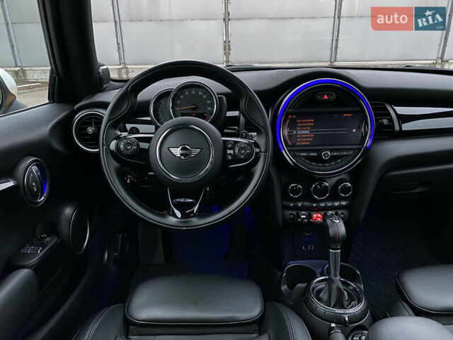 Желтый Мини Купер, объемом двигателя 2 л и пробегом 150 тыс. км за 13500 $, фото 28 на Automoto.ua