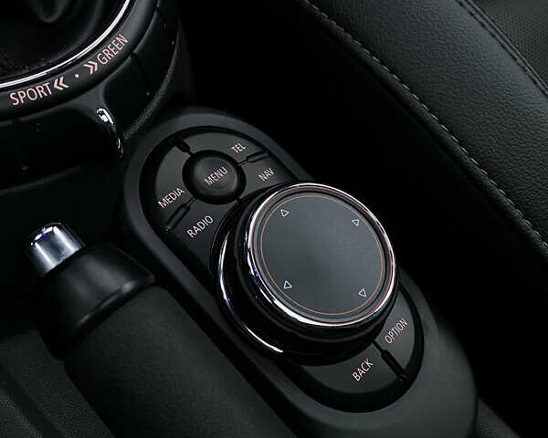 Желтый Мини Купер, объемом двигателя 2 л и пробегом 150 тыс. км за 13500 $, фото 50 на Automoto.ua