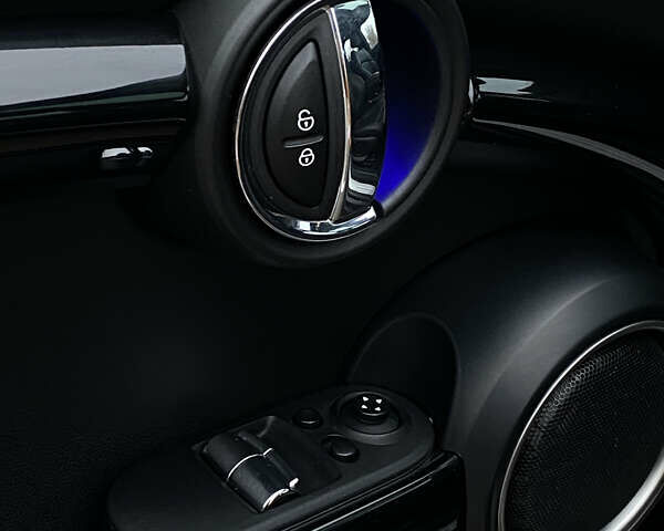 Желтый Мини Купер, объемом двигателя 2 л и пробегом 150 тыс. км за 13500 $, фото 24 на Automoto.ua