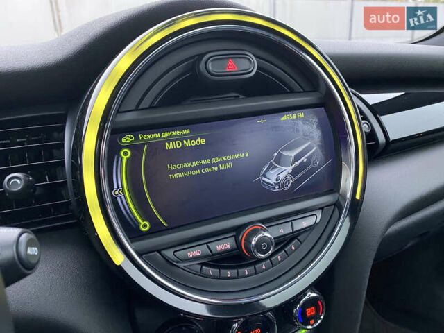 Желтый Мини Купер, объемом двигателя 2 л и пробегом 150 тыс. км за 13500 $, фото 45 на Automoto.ua