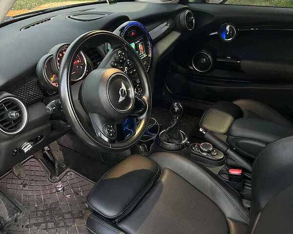 Желтый Мини Купер, объемом двигателя 2 л и пробегом 132 тыс. км за 12500 $, фото 15 на Automoto.ua