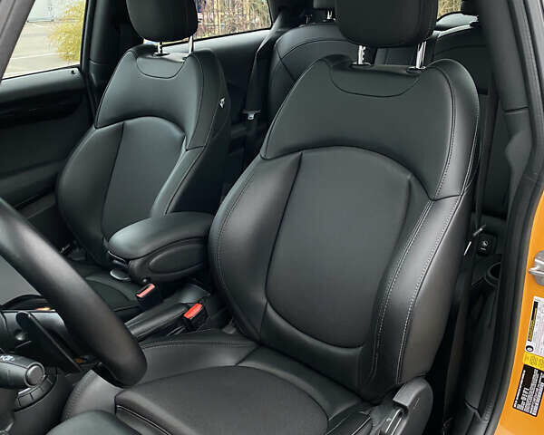 Желтый Мини Купер, объемом двигателя 2 л и пробегом 150 тыс. км за 13500 $, фото 27 на Automoto.ua