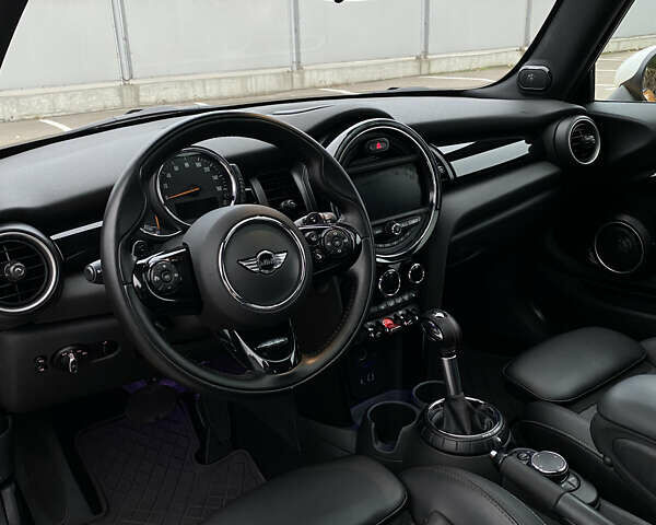 Желтый Мини Купер, объемом двигателя 2 л и пробегом 150 тыс. км за 13500 $, фото 26 на Automoto.ua