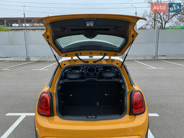 Желтый Мини Купер, объемом двигателя 2 л и пробегом 150 тыс. км за 13500 $, фото 30 на Automoto.ua