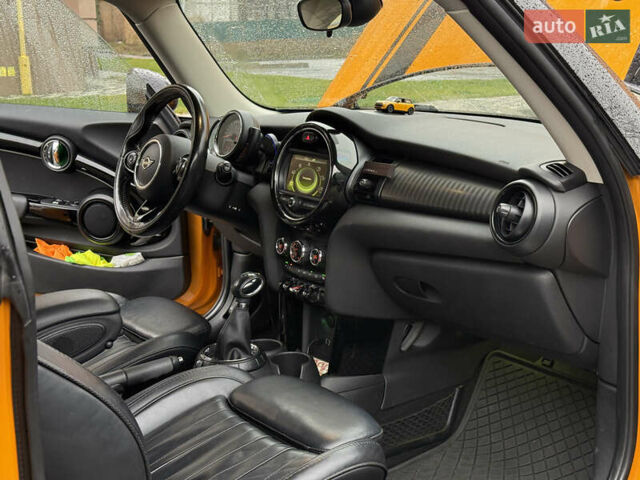 Желтый Мини Купер, объемом двигателя 1.5 л и пробегом 109 тыс. км за 15499 $, фото 23 на Automoto.ua