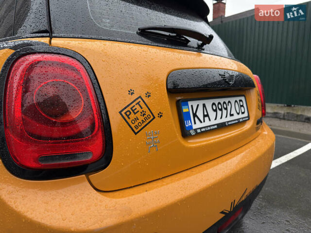 Желтый Мини Купер, объемом двигателя 1.5 л и пробегом 109 тыс. км за 15499 $, фото 10 на Automoto.ua