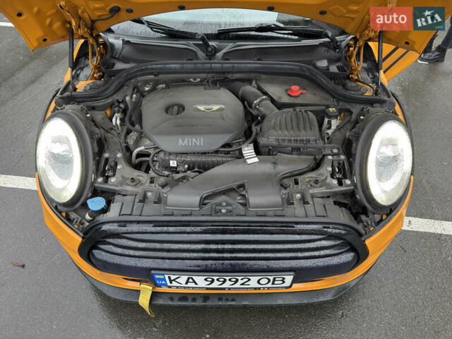 Желтый Мини Купер, объемом двигателя 1.5 л и пробегом 109 тыс. км за 15499 $, фото 29 на Automoto.ua