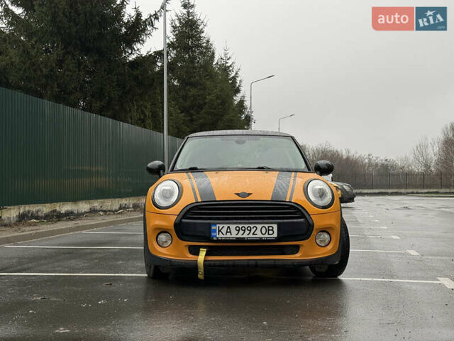Желтый Мини Купер, объемом двигателя 1.5 л и пробегом 109 тыс. км за 15499 $, фото 1 на Automoto.ua