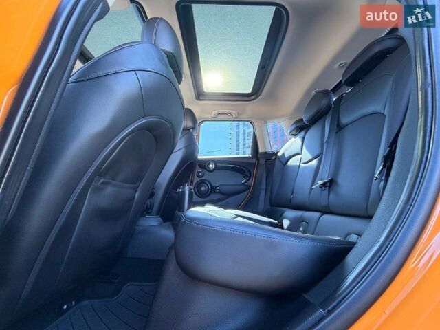 Желтый Мини Купер, объемом двигателя 2 л и пробегом 132 тыс. км за 19999 $, фото 45 на Automoto.ua