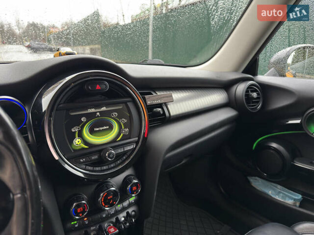 Желтый Мини Купер, объемом двигателя 1.5 л и пробегом 109 тыс. км за 15499 $, фото 21 на Automoto.ua