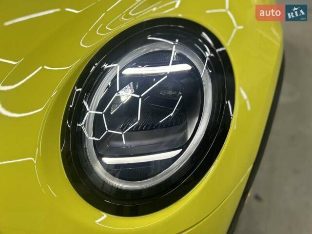 Желтый Мини Купер, объемом двигателя 2 л и пробегом 1 тыс. км за 38500 $, фото 16 на Automoto.ua