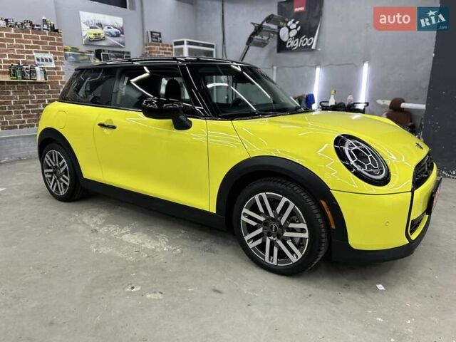 Желтый Мини Купер, объемом двигателя 2 л и пробегом 1 тыс. км за 38500 $, фото 5 на Automoto.ua