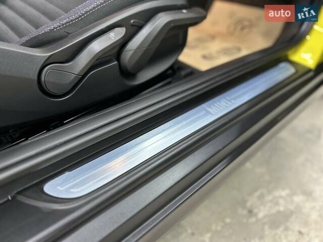 Желтый Мини Купер, объемом двигателя 2 л и пробегом 1 тыс. км за 38500 $, фото 34 на Automoto.ua