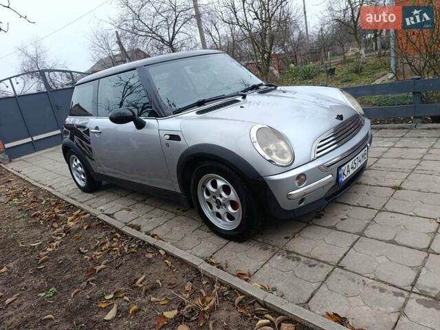 Серый Мини Купер, объемом двигателя 1.6 л и пробегом 269 тыс. км за 3750 $, фото 7 на Automoto.ua