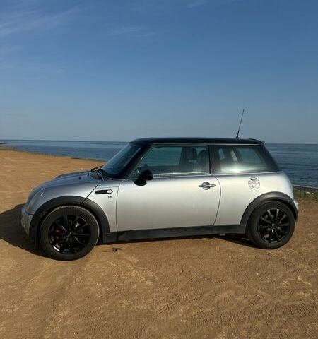 Серый Мини Купер, объемом двигателя 1.6 л и пробегом 273 тыс. км за 3800 $, фото 7 на Automoto.ua