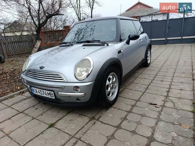 Серый Мини Купер, объемом двигателя 1.6 л и пробегом 269 тыс. км за 3750 $, фото 12 на Automoto.ua