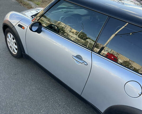 Сірий Міні Cooper, об'ємом двигуна 1.6 л та пробігом 227 тис. км за 5200 $, фото 2 на Automoto.ua