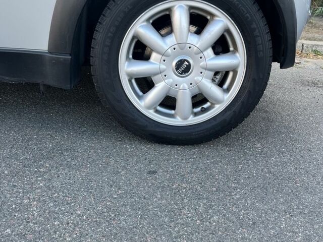 Сірий Міні Cooper, об'ємом двигуна 1.6 л та пробігом 218 тис. км за 5002 $, фото 6 на Automoto.ua