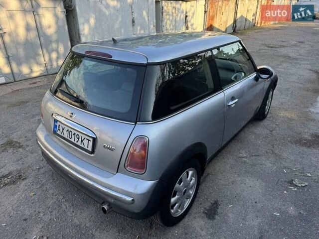 Сірий Міні Cooper, об'ємом двигуна 1.6 л та пробігом 285 тис. км за 3999 $, фото 7 на Automoto.ua